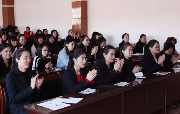 振興新區(qū)舉行慶祝“三八”婦女節(jié)暨婦女健康知識講座